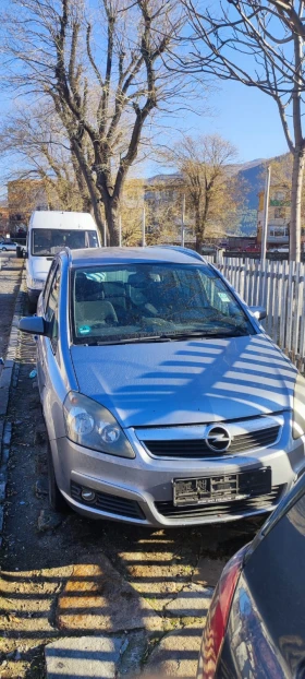     Opel Zafira  - 