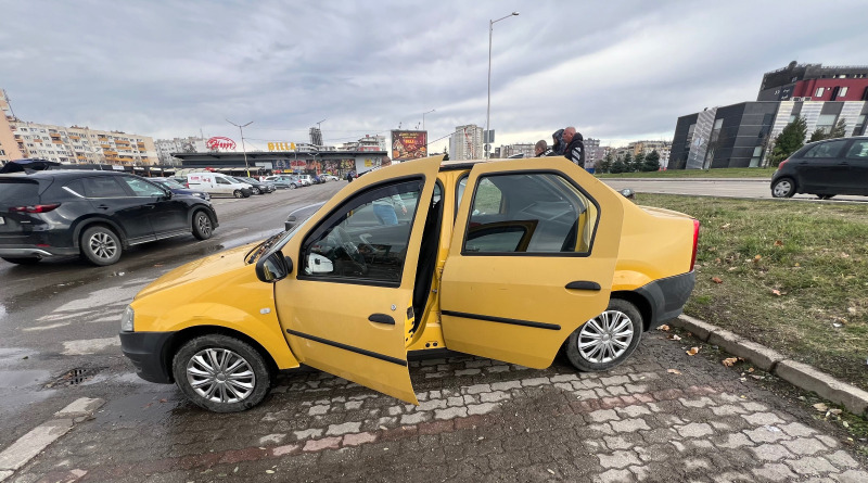 Dacia Logan, снимка 9 - Автомобили и джипове - 43384109