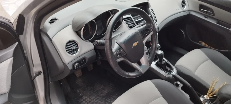 Chevrolet Cruze, снимка 6 - Автомобили и джипове - 49011014