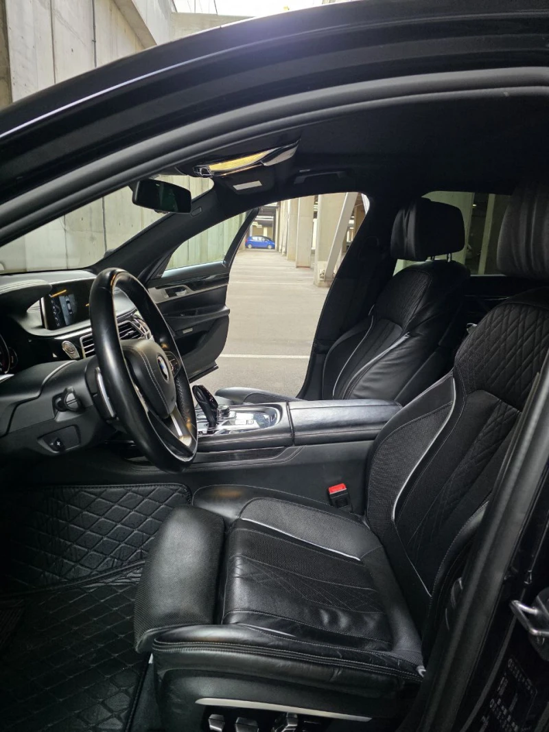 BMW 730 G11 M-Pack, 360 cam, Head-up, Gesture Control, снимка 11 - Автомобили и джипове - 52396279