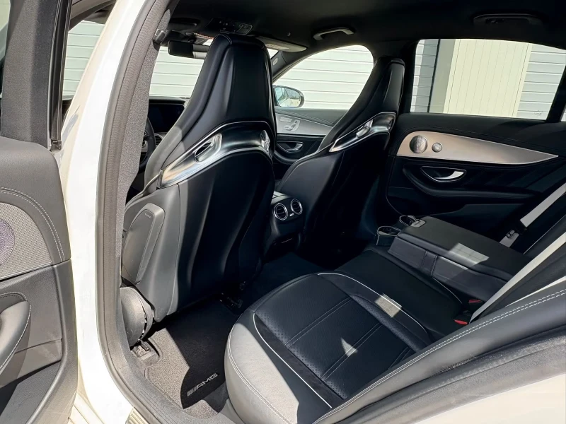 Mercedes-Benz E 63 AMG S/4M+ /612HP/NIGHT-P./BURM/AMGPERF.-SEATS/776fpr, снимка 9 - Автомобили и джипове - 51768229