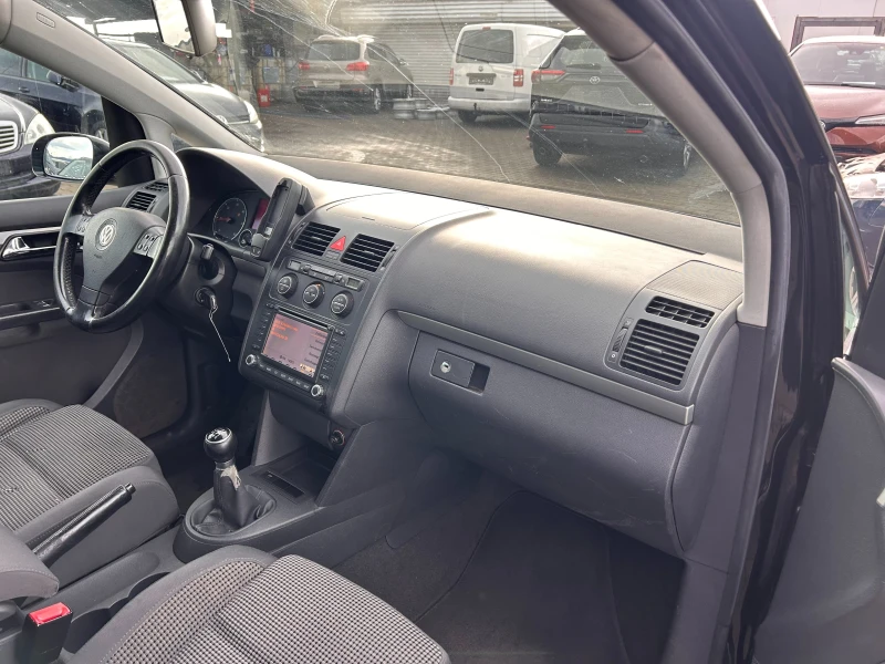 VW Touran 2.0TDI NAVI 6+ 1 EURO 4, снимка 12 - Автомобили и джипове - 52493902