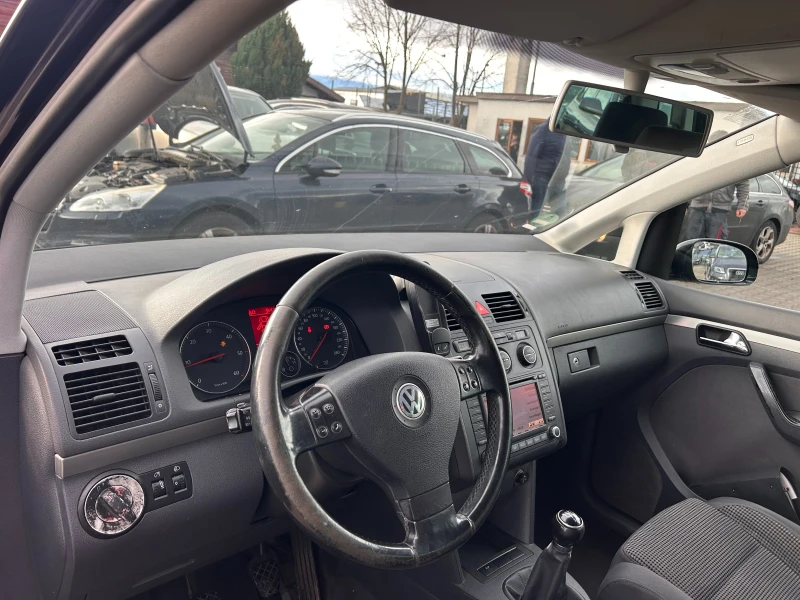 VW Touran 2.0TDI NAVI 6+ 1 EURO 4, снимка 13 - Автомобили и джипове - 52493902