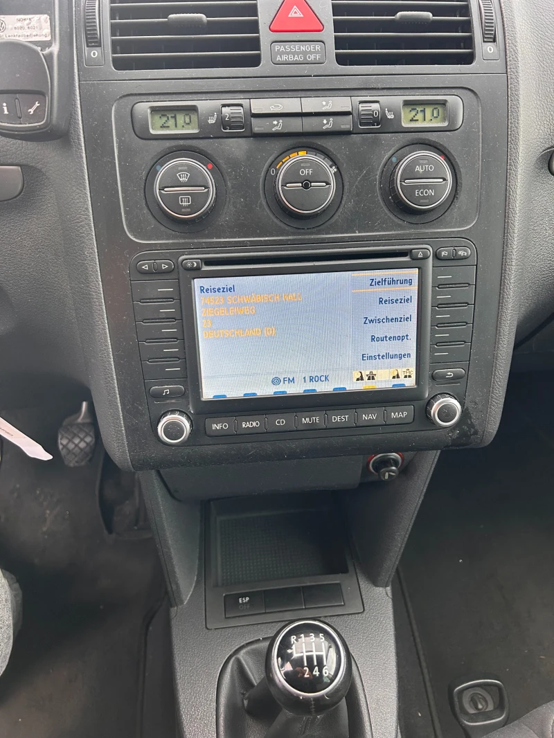 VW Touran 2.0TDI NAVI 6+ 1 EURO 4, снимка 14 - Автомобили и джипове - 52493902