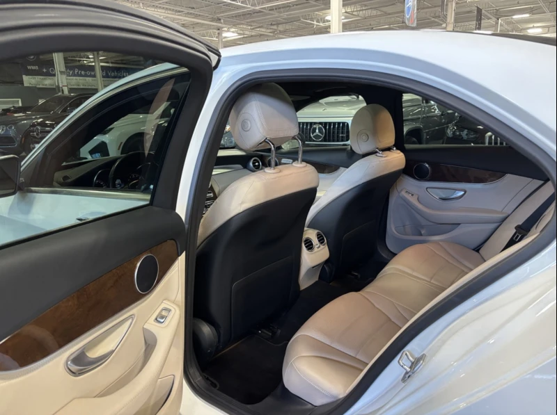 Mercedes-Benz C 300 AMG Package* Автокредит* , снимка 9 - Автомобили и джипове - 52749907