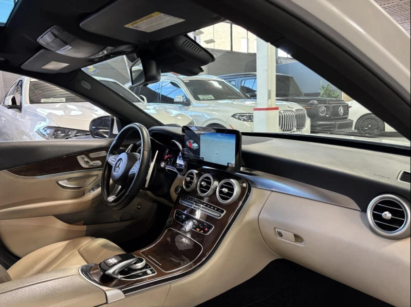 Mercedes-Benz C 300 AMG Package* Автокредит* , снимка 5 - Автомобили и джипове - 52749907