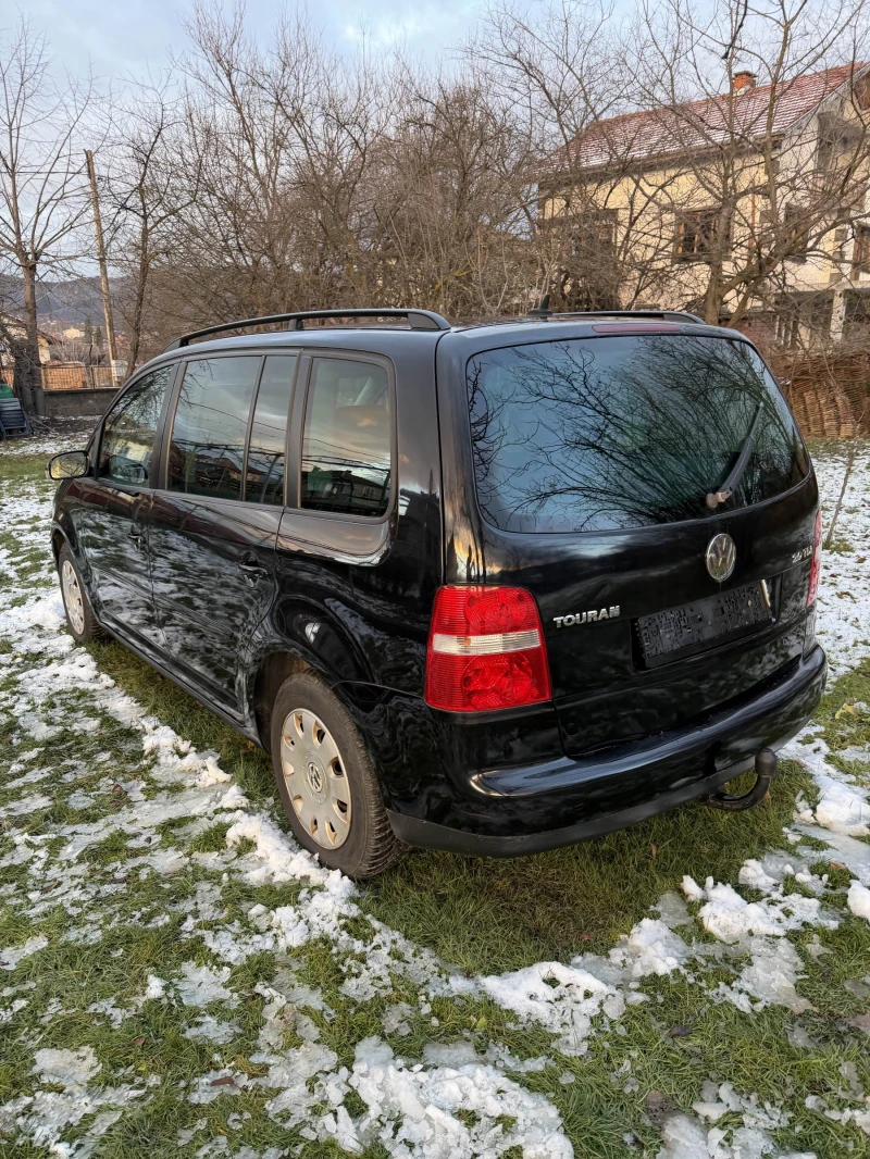 VW Touran 2.0 TDI , снимка 10 - Автомобили и джипове - 53067835