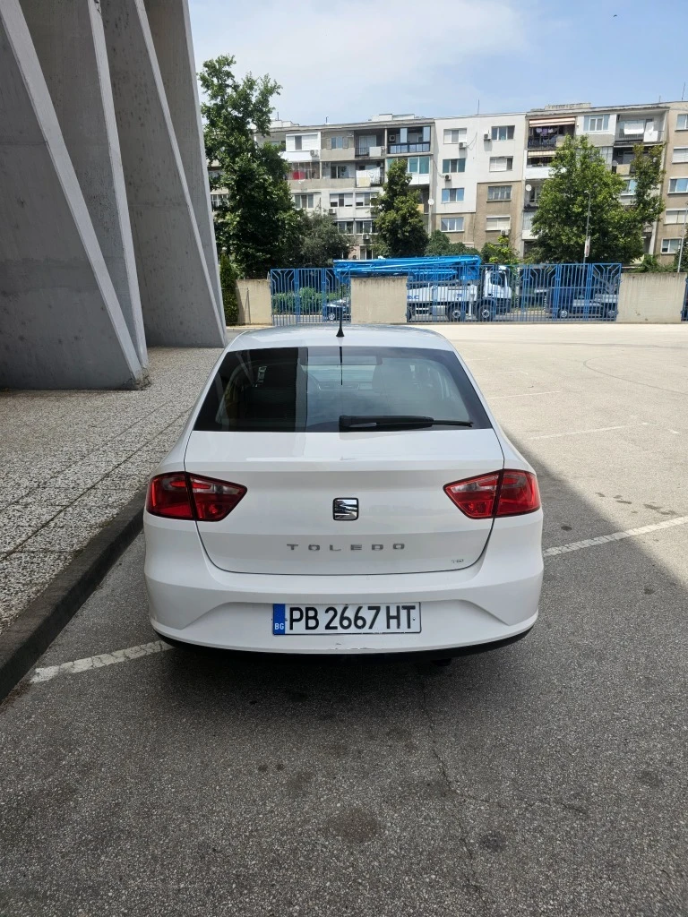 Seat Toledo 1.6 TDI , снимка 4 - Автомобили и джипове - 48752132