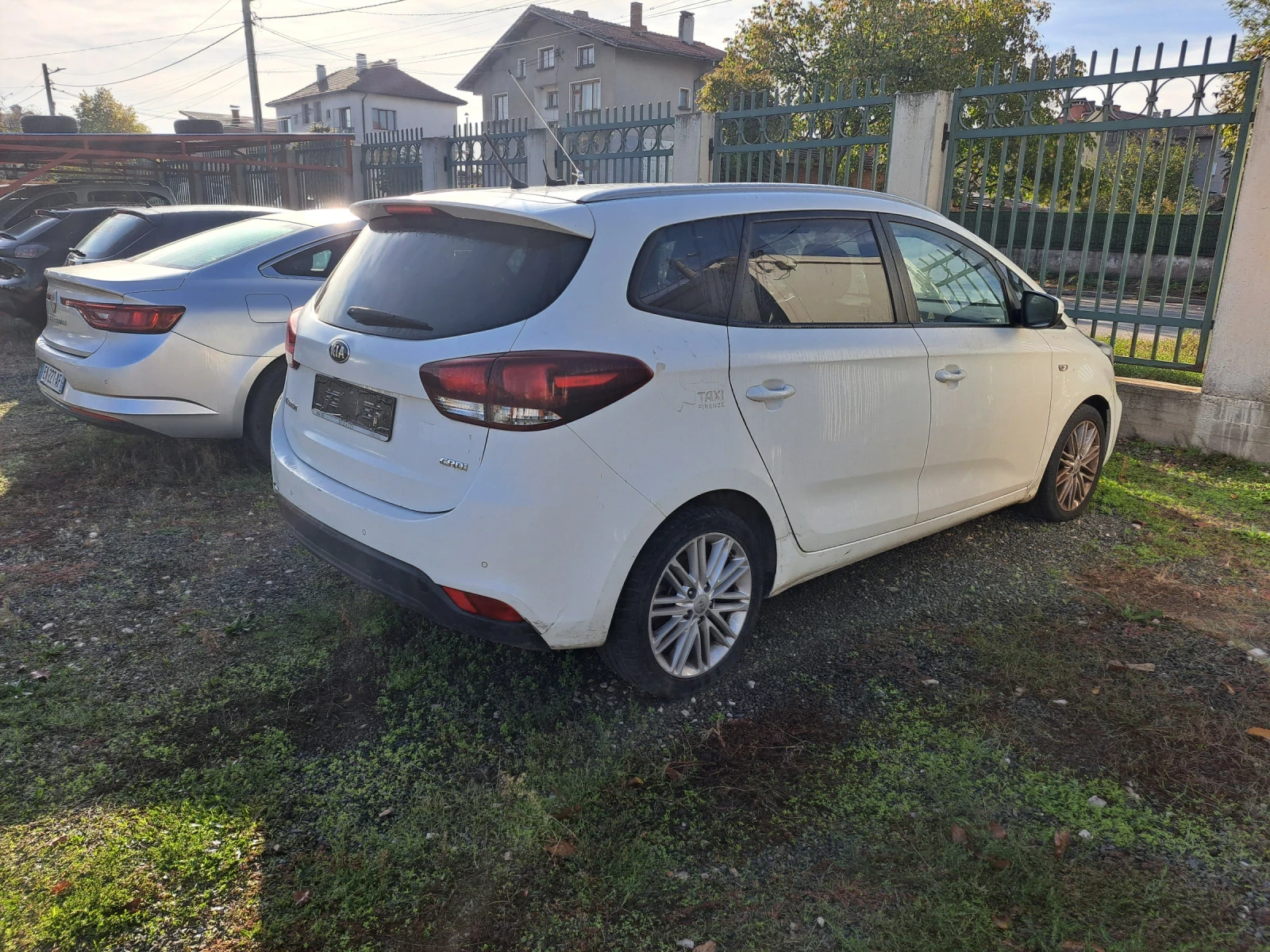 Kia Carens 1, 7CRDI-7места - изображение 4