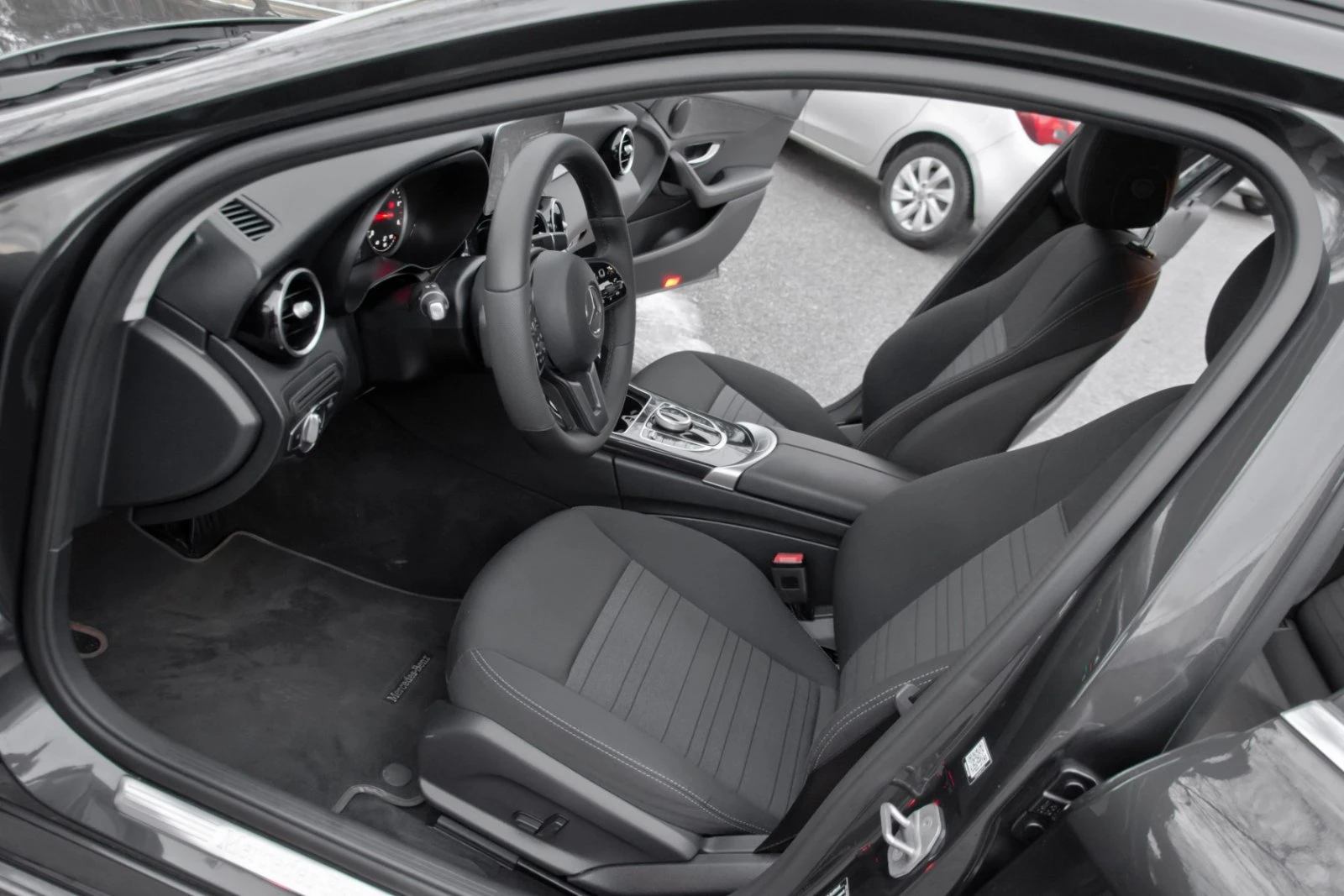 Mercedes-Benz C 220 4X4, 9G-Tronik - изображение 8