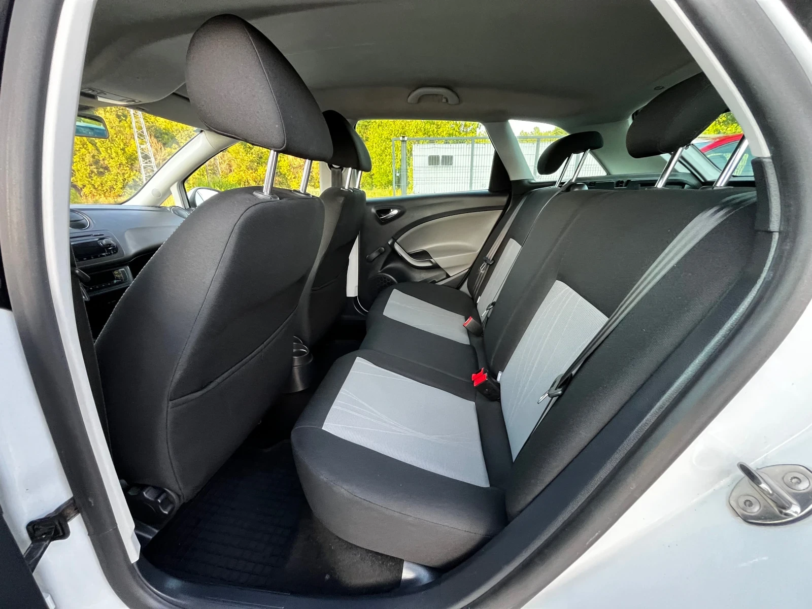 Seat Ibiza ST 1.6TDI 90 Facelift | Mobile.bg   11