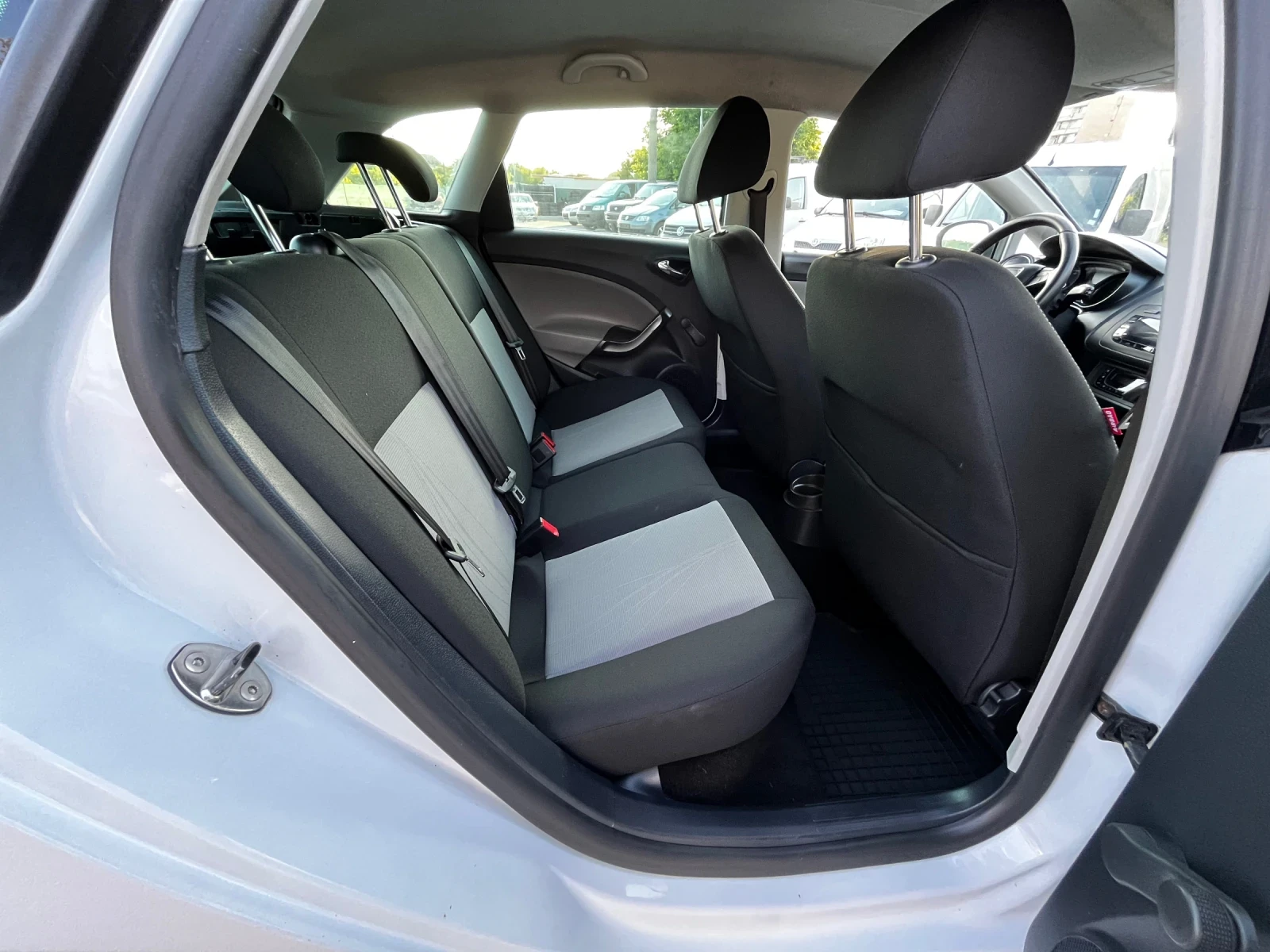 Seat Ibiza ST 1.6TDI 90 Facelift | Mobile.bg   12