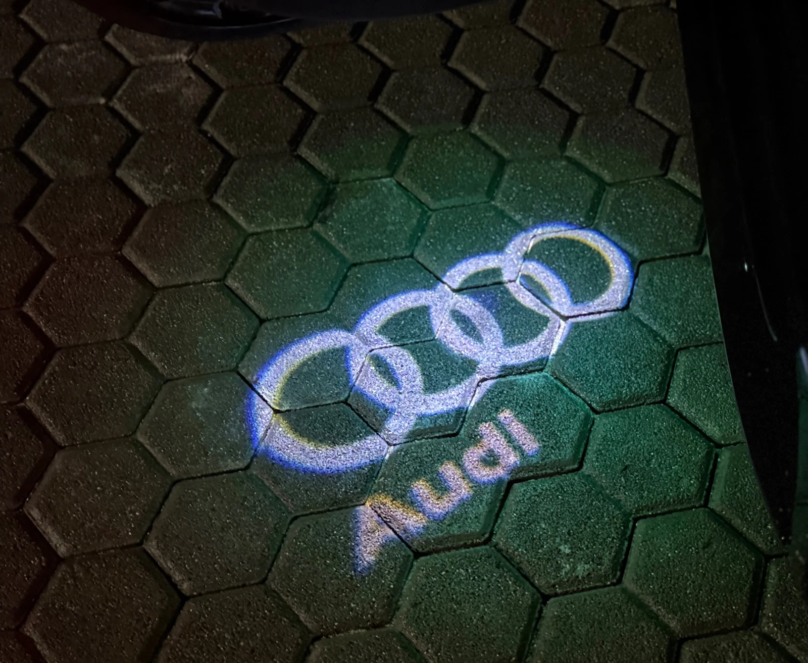 Audi A4 S-LINE* LED* NAVI* ИТАЛИЯ* ПОДГРЕВ* КОЖА* КСЕНОН*  - изображение 8