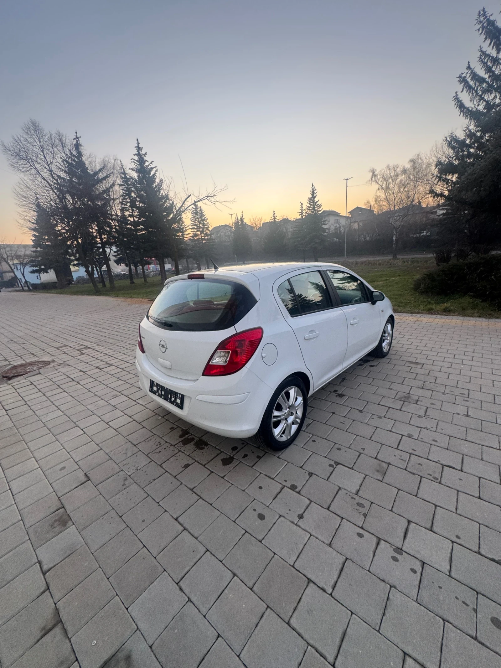 Opel Corsa 1.4 ������ 101 �.� COSMO  | Mobile.bg � ����������� 8