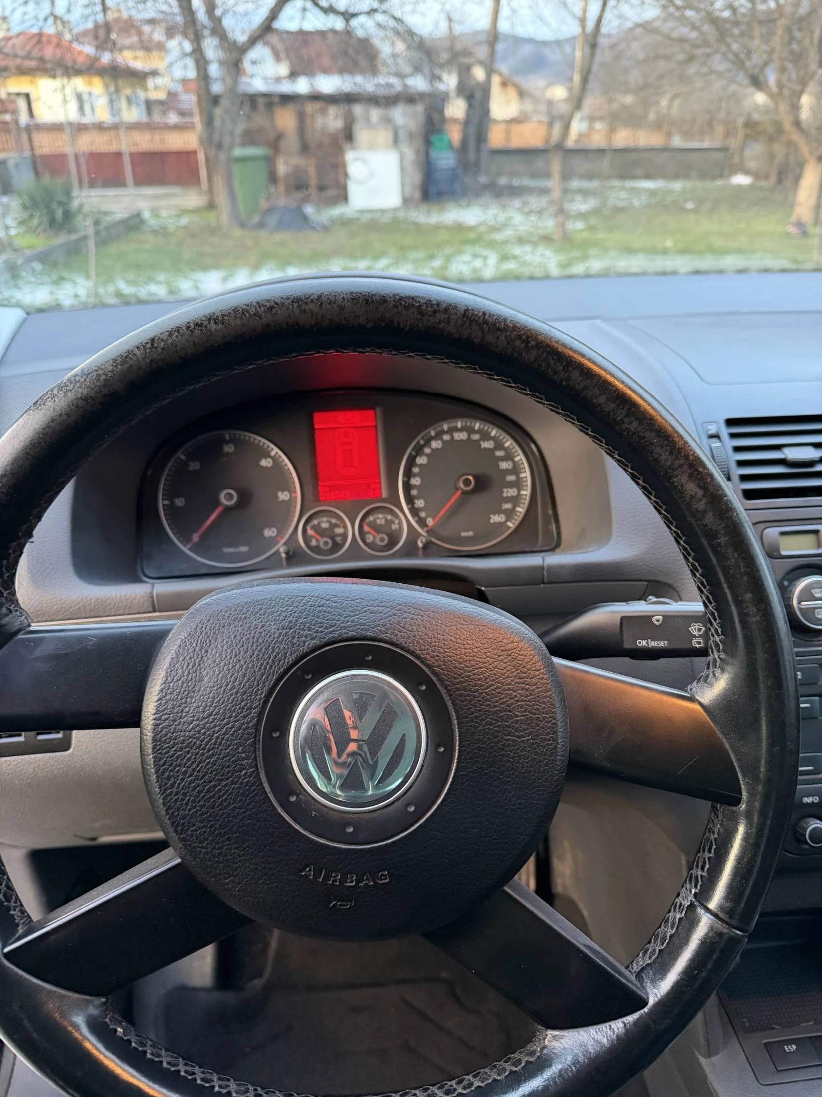 VW Touran 2.0 TDI  - изображение 3