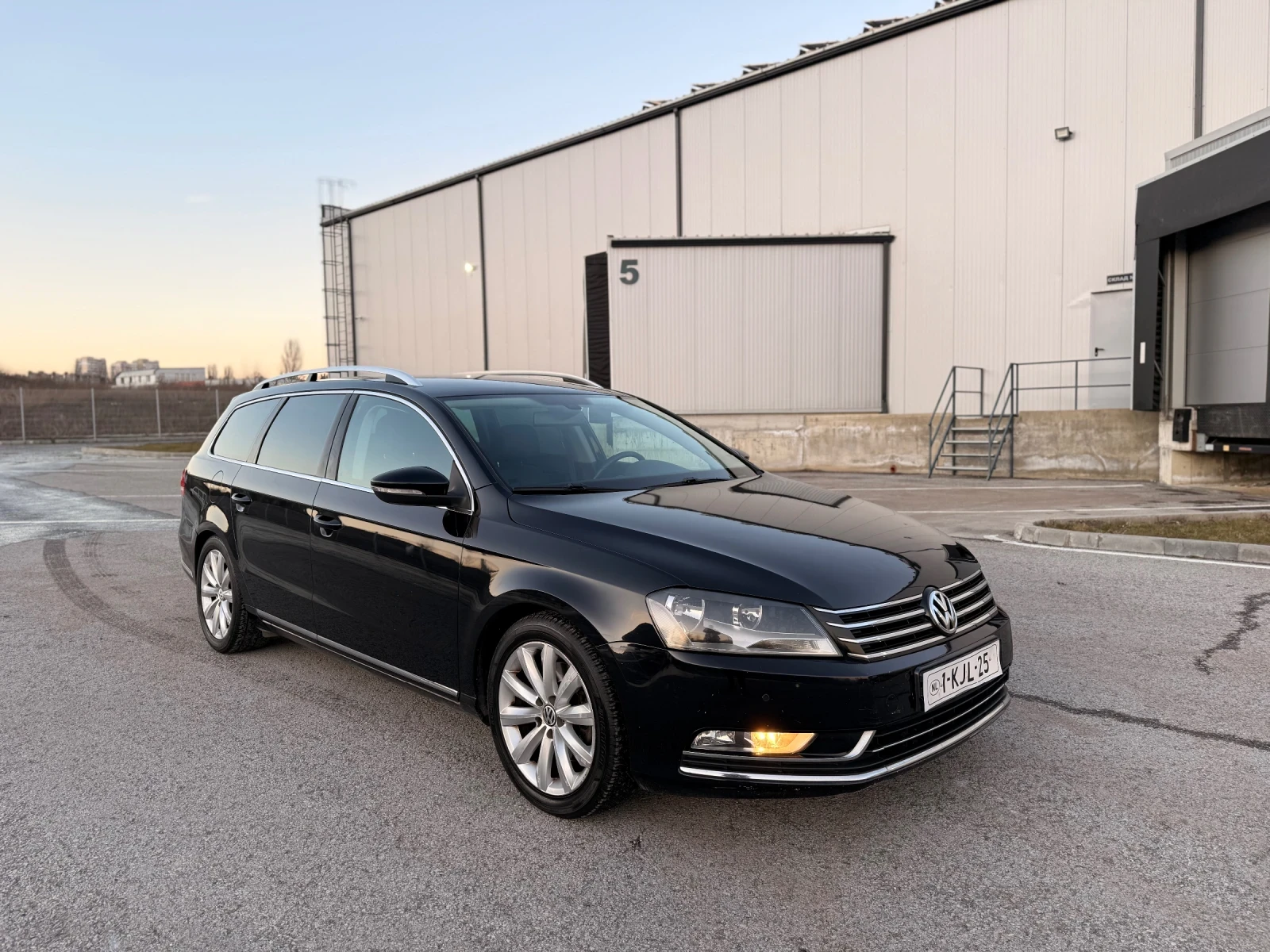 VW Passat 2.0TDI DSG 170кс Перфектен!