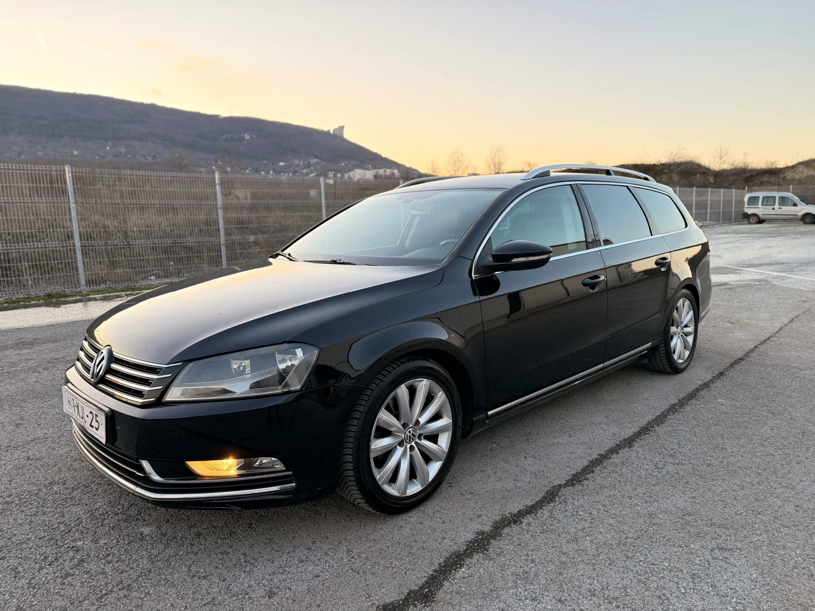 VW Passat 2.0TDI DSG 170кс Перфектен!, снимка 2 - Автомобили и джипове - 53637979