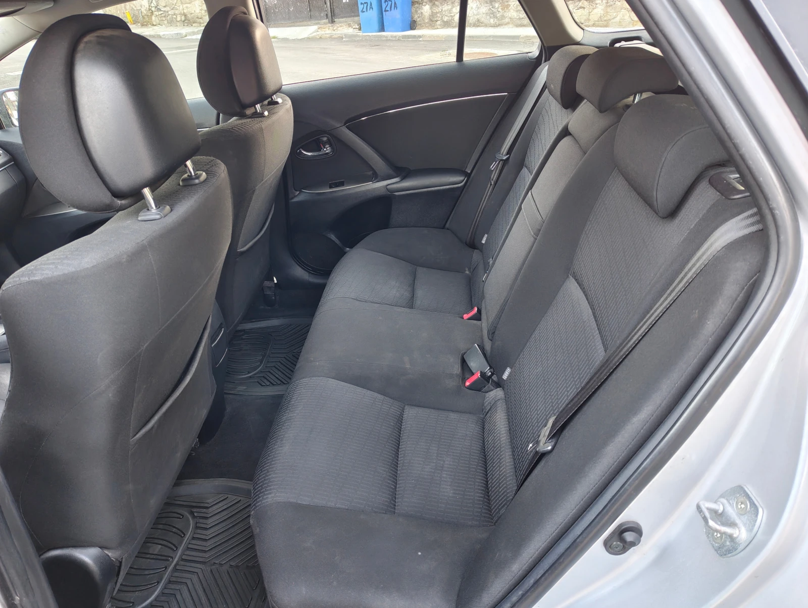 Toyota Avensis 2.2D 150ps EURO5B oбслужен, снимка 10 - Автомобили и джипове - 53791592