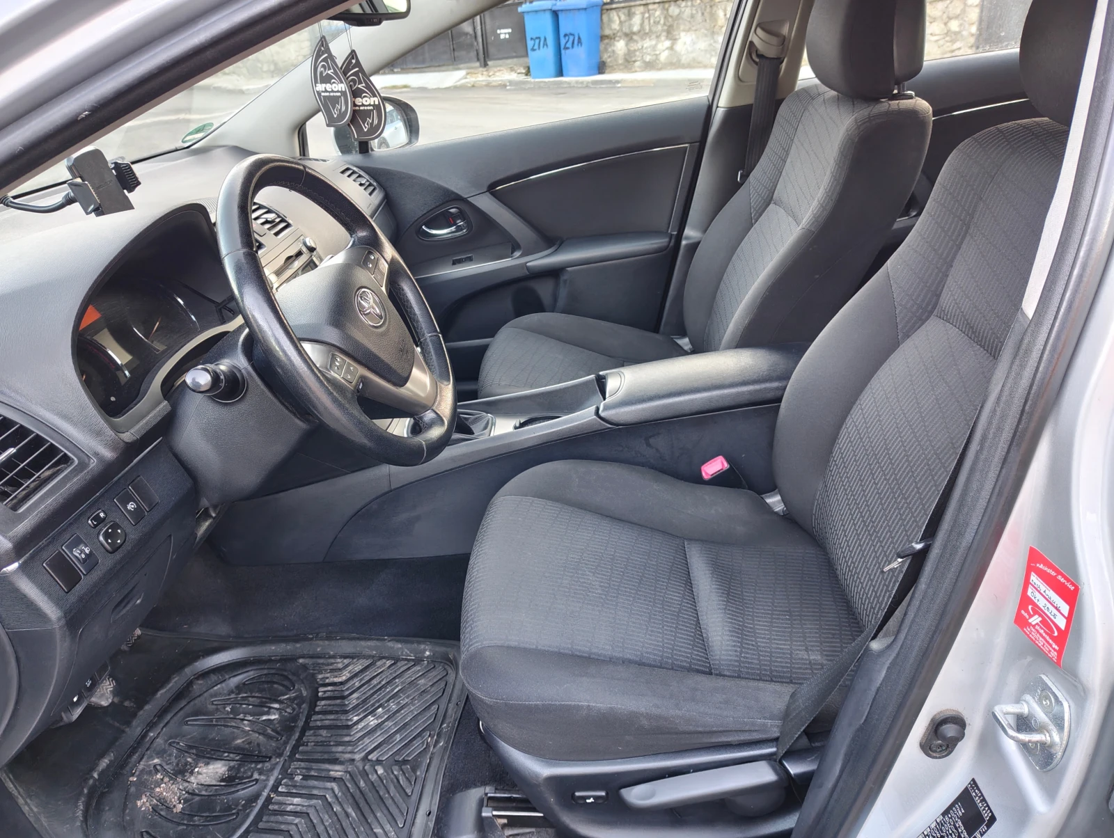 Toyota Avensis 2.2D 150ps EURO5B oбслужен, снимка 5 - Автомобили и джипове - 53791592