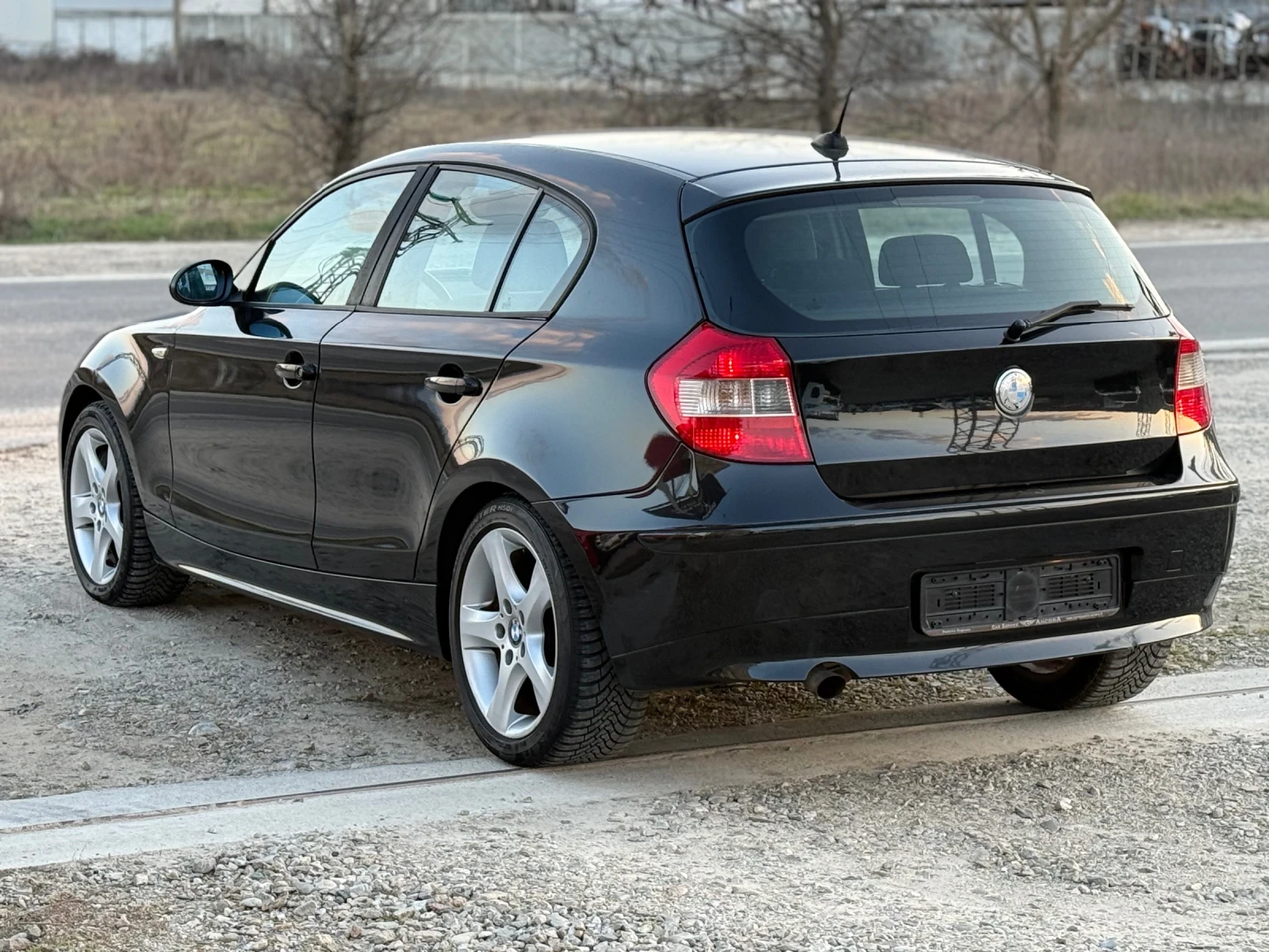 BMW 118 2.0d 6ск ЛИЗИНГ, снимка 4 - Автомобили и джипове - 53818567