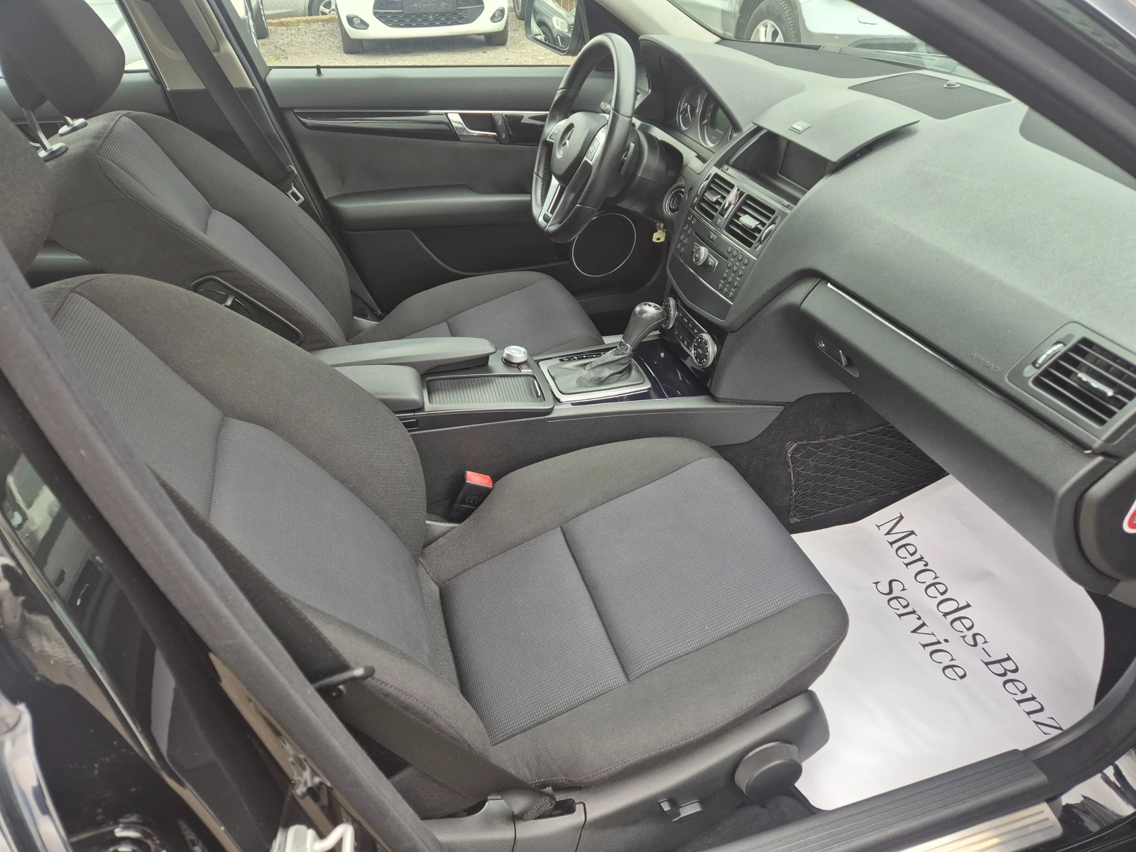Mercedes-Benz C 220 2.2CDI, снимка 9 - Автомобили и джипове - 53921831