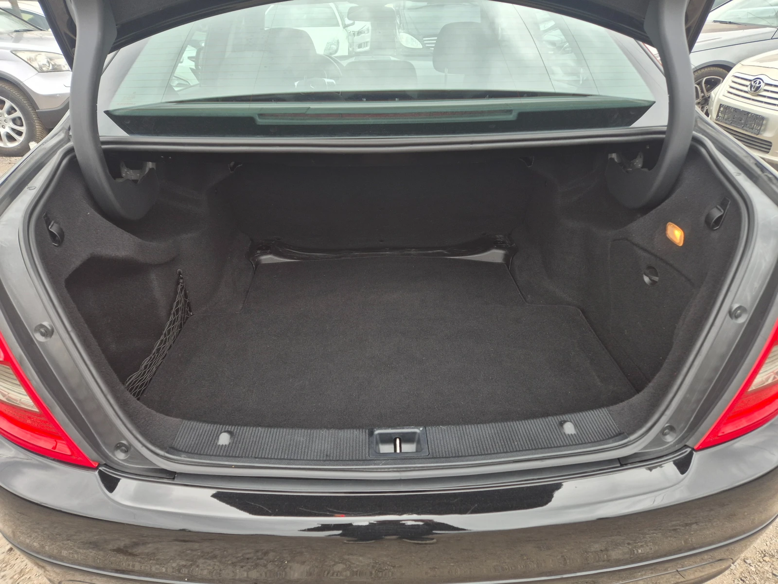 Mercedes-Benz C 220 2.2CDI, снимка 14 - Автомобили и джипове - 53921831