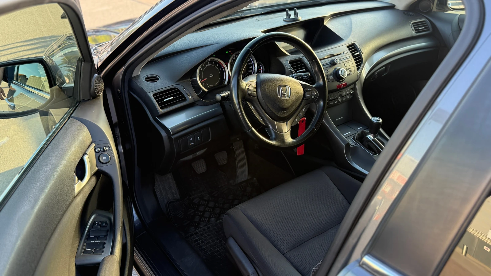 Honda Accord Tourer, 2.0 i-VTEC Facelift   , снимка 10 - Автомобили и джипове - 54376305