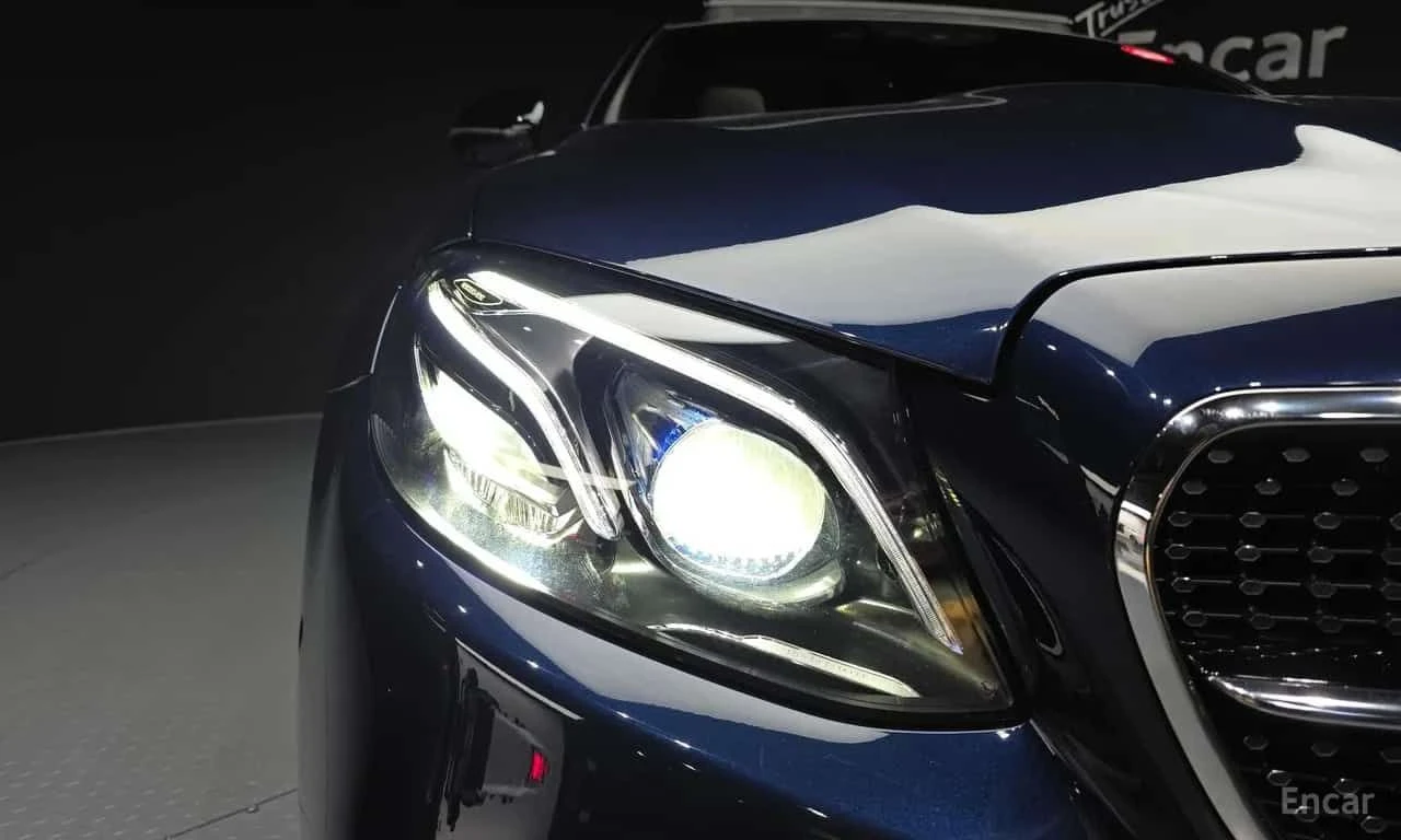 Mercedes-Benz E 53 AMG 4MATIC+ , снимка 6 - Автомобили и джипове - 55397817