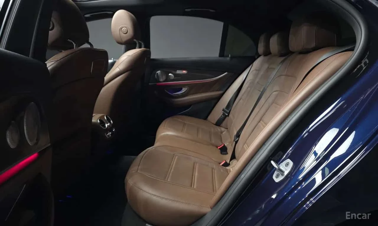 Mercedes-Benz E 53 AMG 4MATIC+ , снимка 9 - Автомобили и джипове - 55397817