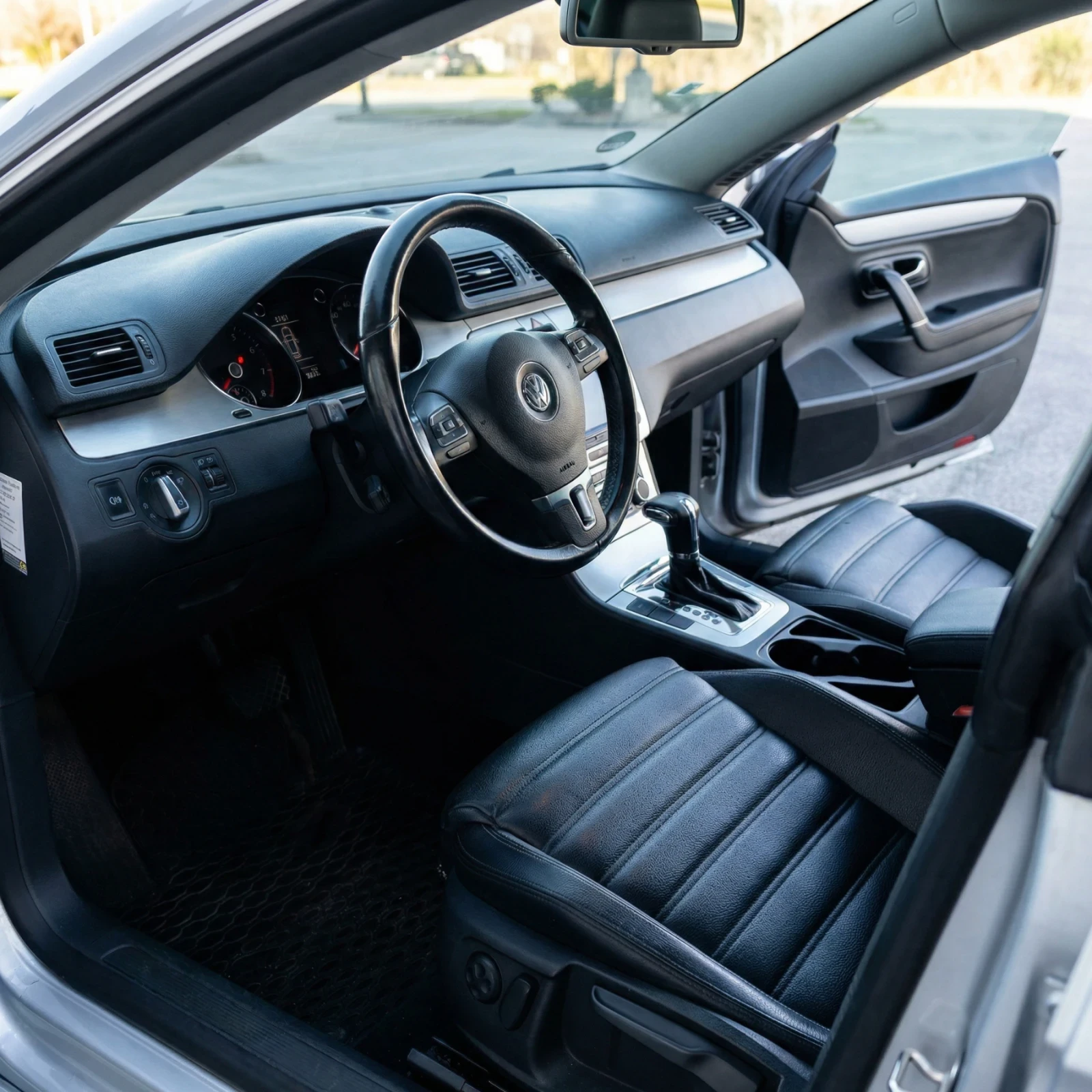 VW CC 2.0, снимка 6 - Автомобили и джипове - 55458542
