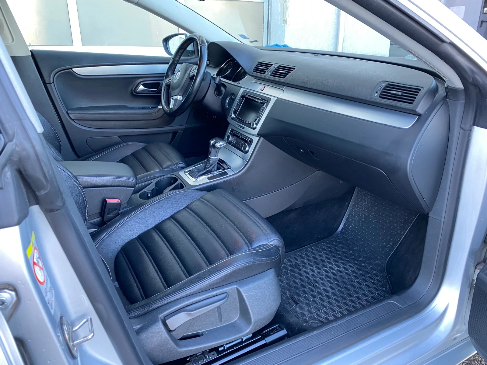 VW CC 2.0, снимка 4 - Автомобили и джипове - 55458542