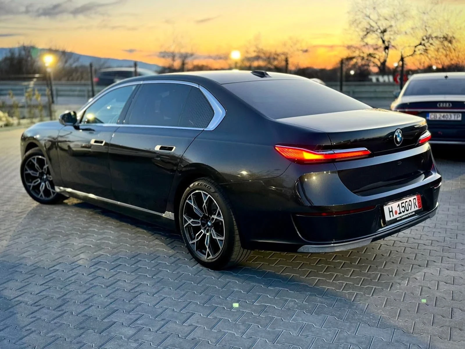 BMW 740 Бартер /Лизинг , снимка 5 - Автомобили и джипове - 55890259