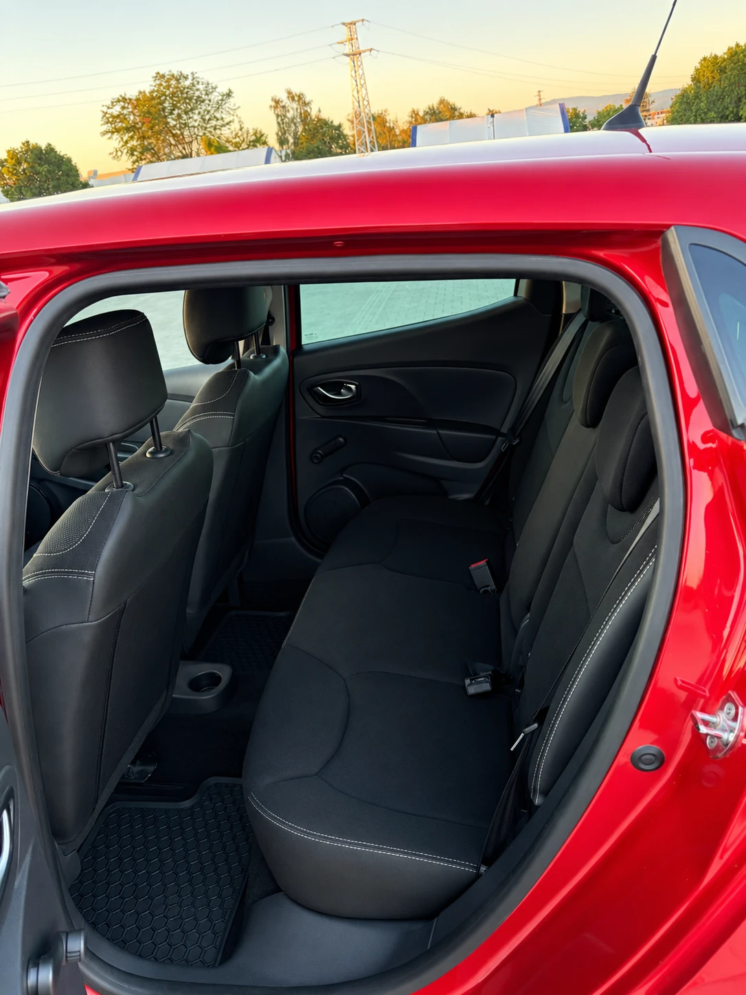 Renault Clio 1.5 dCi - 1-ви собственик - Омникар - 122к, снимка 11 - Автомобили и джипове - 55986923