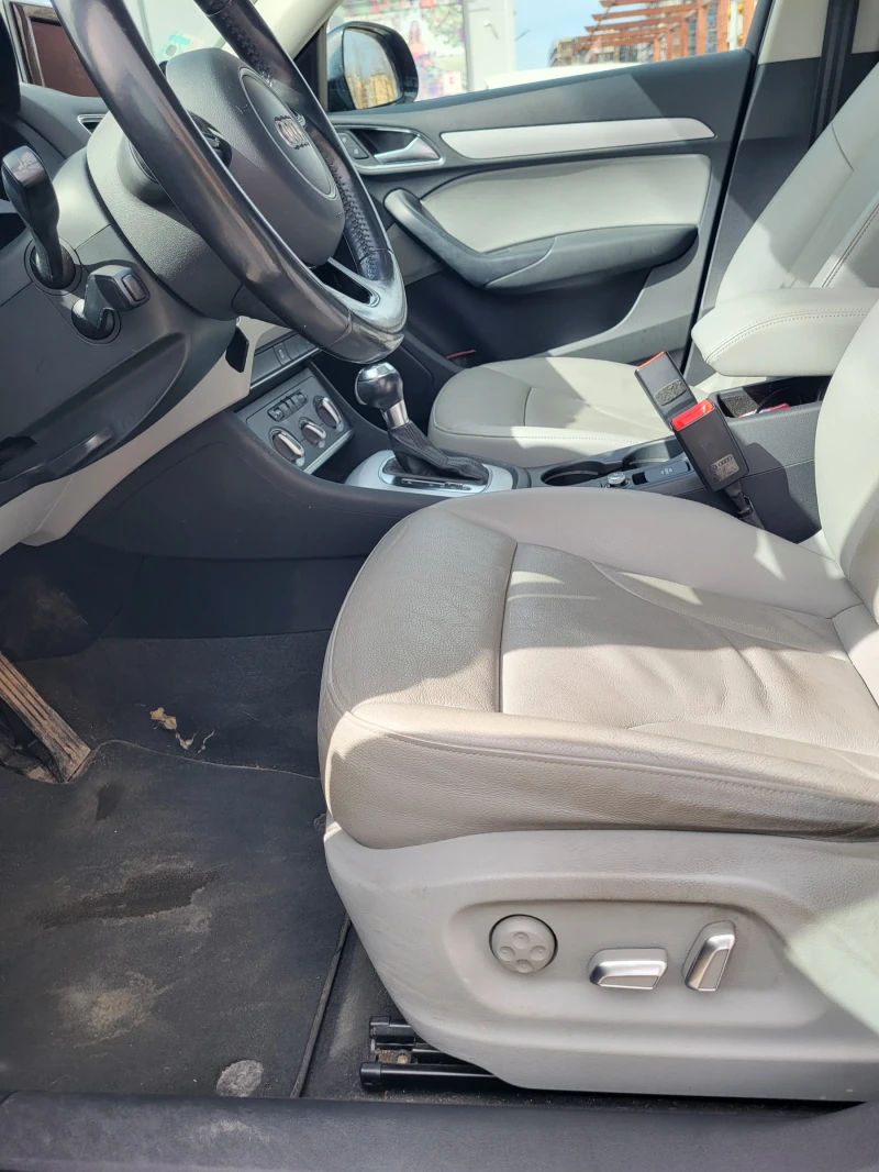 Audi Q3 2.0 TFSI, снимка 13 - Автомобили и джипове - 52657148