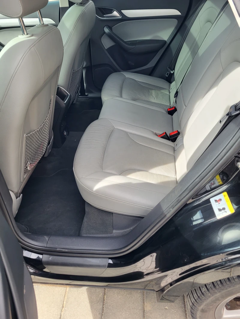 Audi Q3 2.0 TFSI, снимка 11 - Автомобили и джипове - 52657148