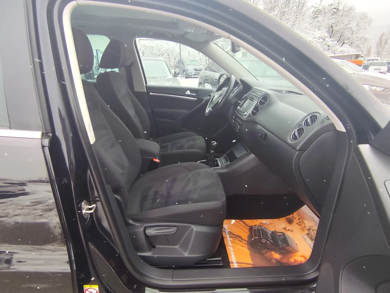 VW Tiguan 2.0TDi* EURO5B* ПАНОРАМА* KLIMATRONIK* , снимка 11 - Автомобили и джипове - 53572919