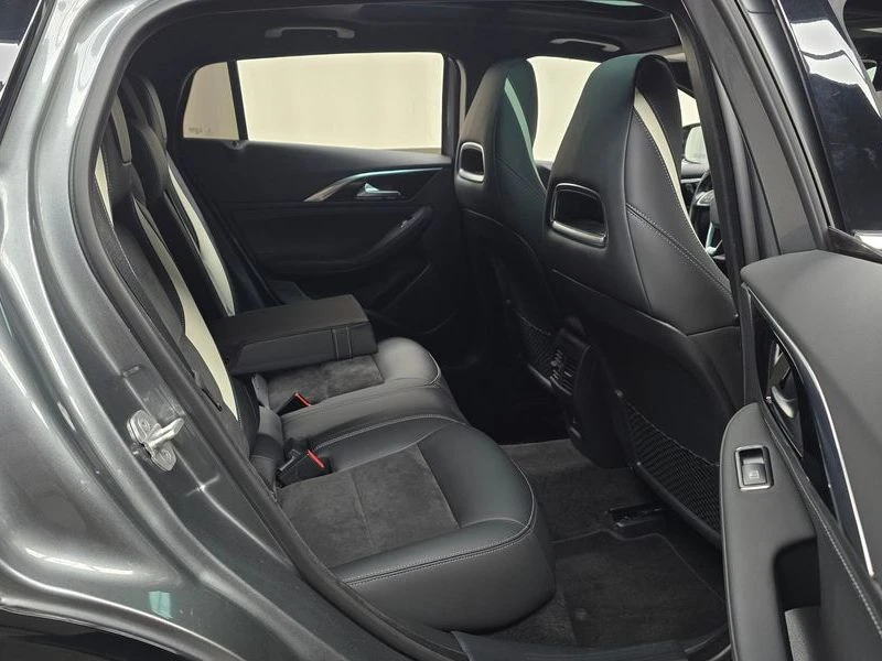 Infiniti Q30 2.0 270920 Automatic, снимка 16 - Автомобили и джипове - 55597580