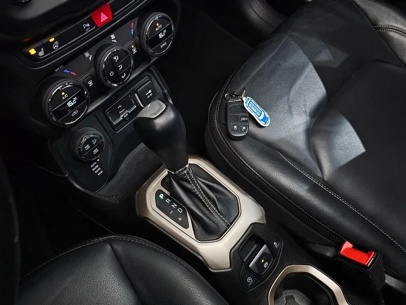 Jeep Renegade LIMITED AWD, снимка 8 - Автомобили и джипове - 55702246