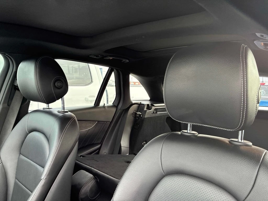 Mercedes-Benz GLC 300 2022 * CARFAX * БЕЗ ПЪРВОНАЧАЛНА ВНОСКА - изображение 10