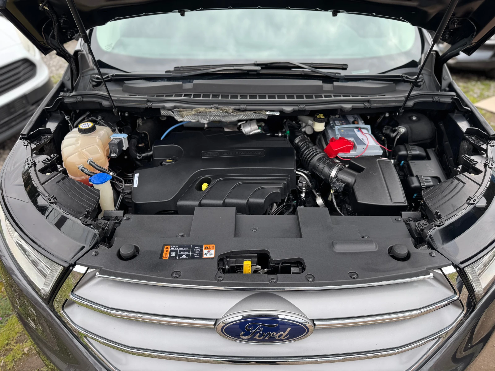 Ford Kuga Edge 2.0TDCI * TITANIUM* NAVI* DISTRONIC, снимка 17 - Автомобили и джипове - 54214473