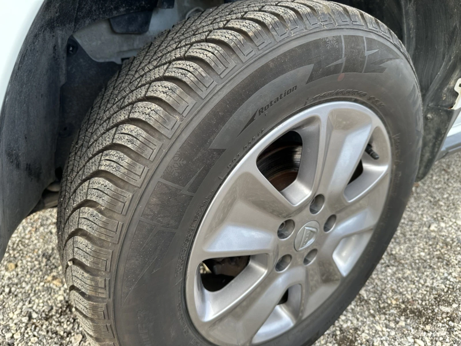 Dacia Duster 1.6i GAS-BENZIN, снимка 16 - Автомобили и джипове - 54248109