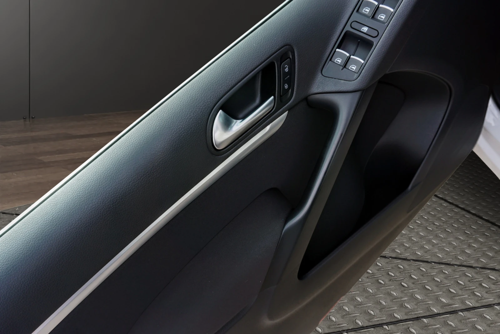 VW Tiguan 2.0TDI 4MOTION DSG TRACK&STYLE, снимка 7 - Автомобили и джипове - 54270098