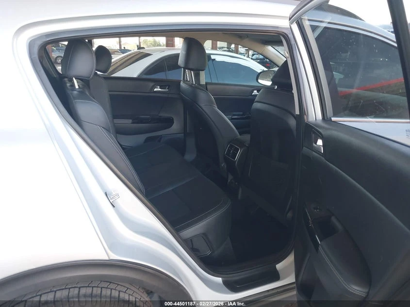 Kia Sportage 2.4L I-4 DI, DOHC, VVT, 181HP Front Wheel Drive | Mobile.bg � ����������� 8