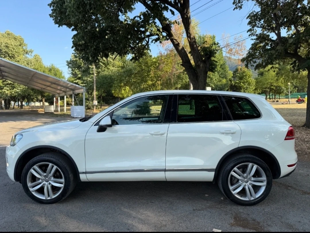 VW Touareg, снимка 2 - Автомобили и джипове - 54382128
