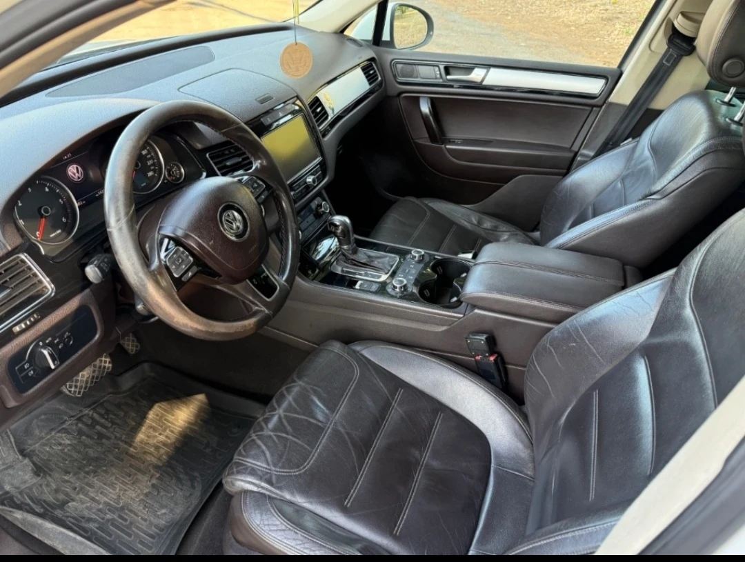 VW Touareg, снимка 17 - Автомобили и джипове - 54382128