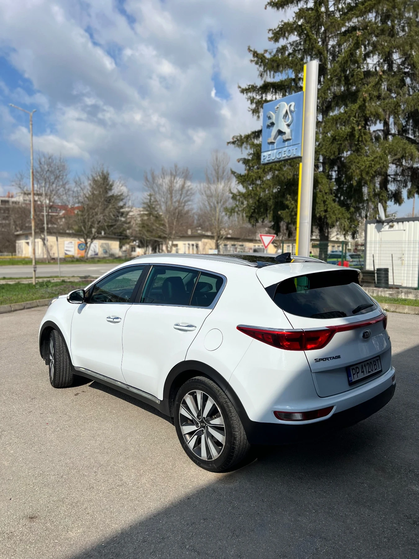 Kia Sportage 1.7 2WD, снимка 4 - Автомобили и джипове - 54496047