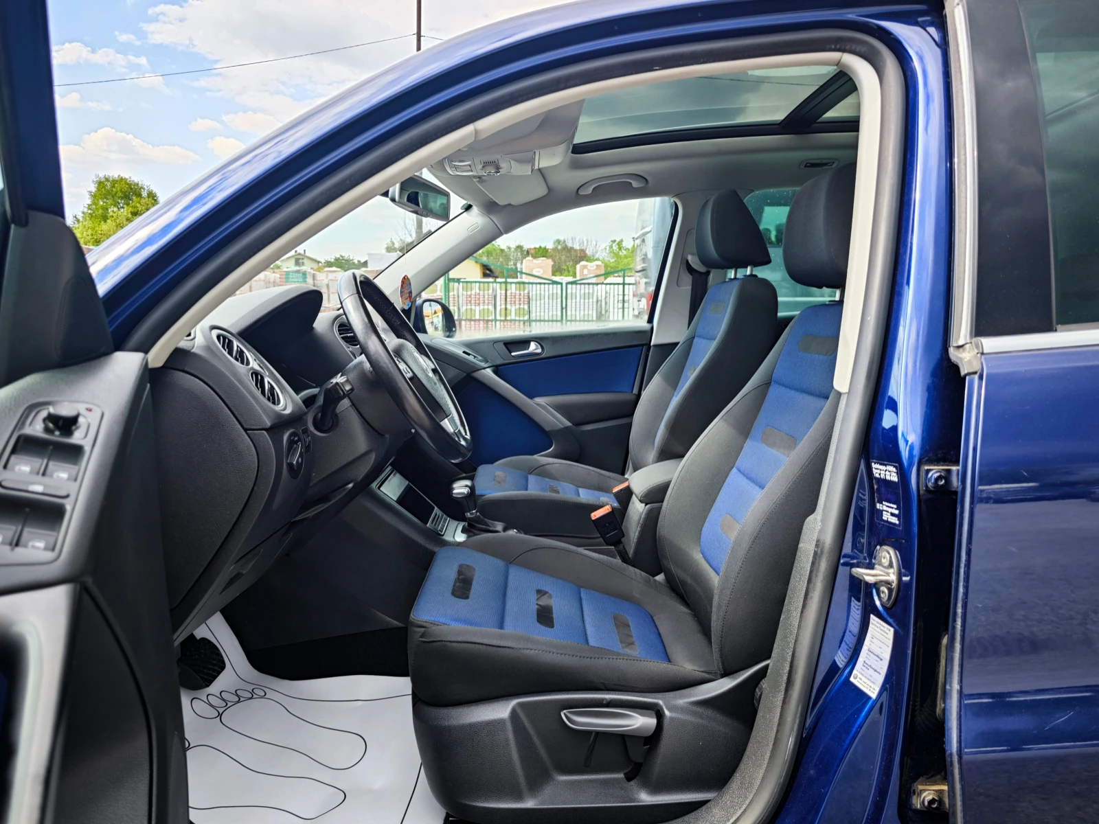 VW Tiguan 2.0 TDi 4x4, снимка 8 - Автомобили и джипове - 54634960