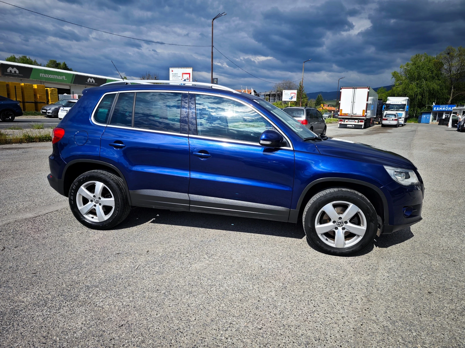 VW Tiguan 2.0 TDi 4x4, снимка 5 - Автомобили и джипове - 54634960