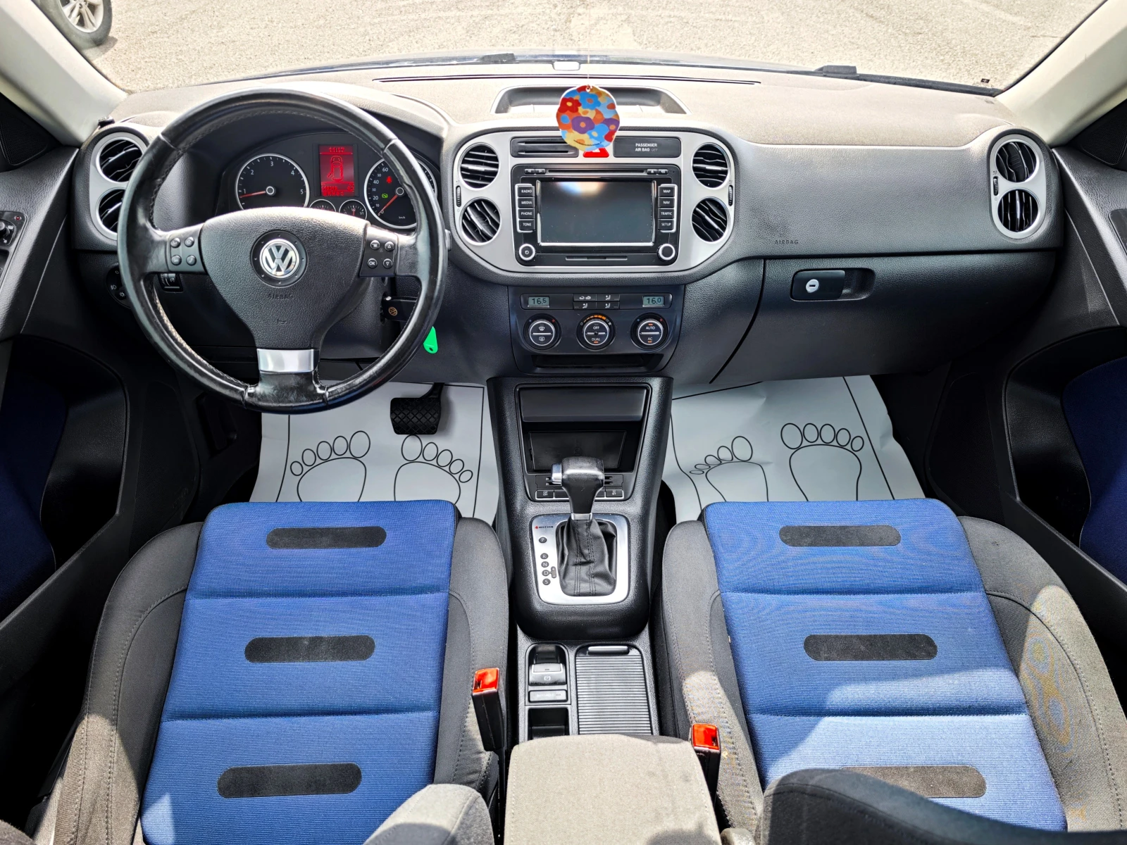 VW Tiguan 2.0 TDi 4x4, снимка 10 - Автомобили и джипове - 54634960