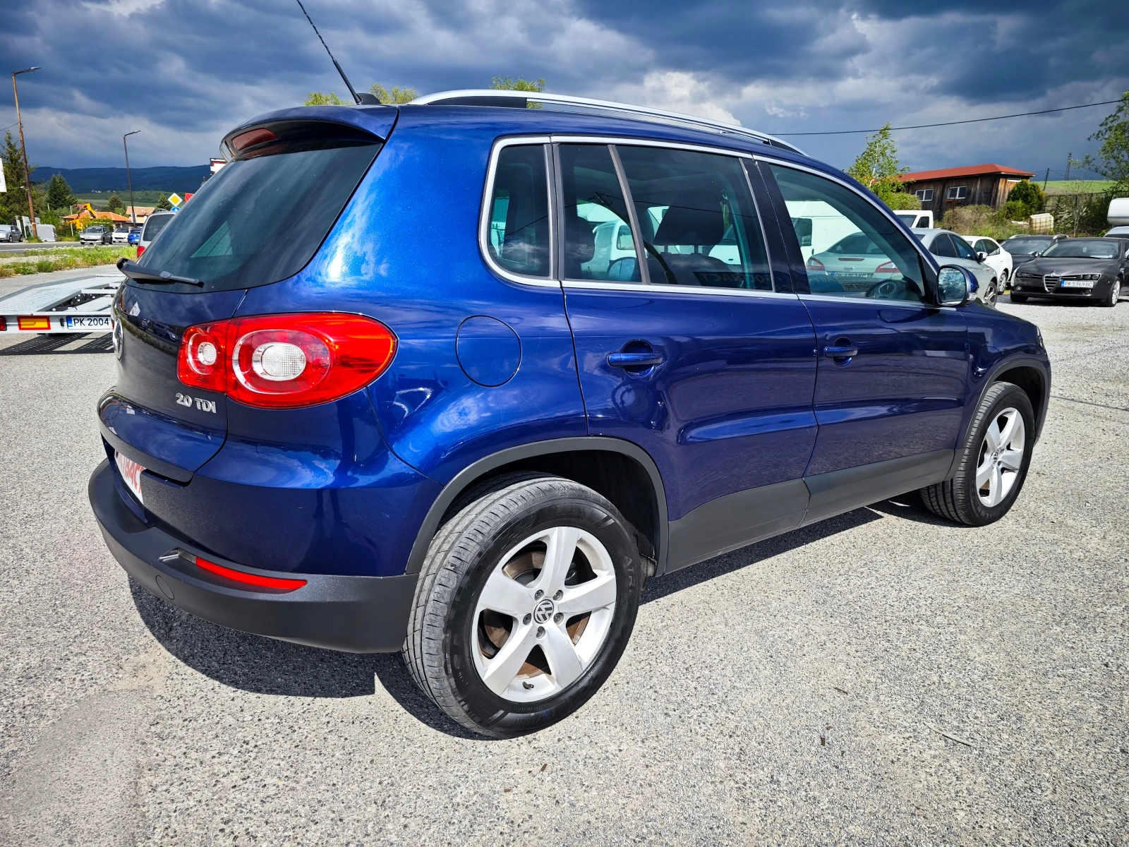 VW Tiguan 2.0 TDi 4x4, снимка 4 - Автомобили и джипове - 54634960
